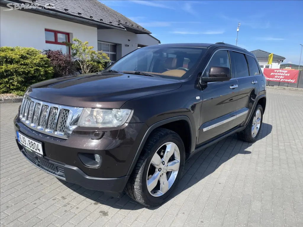 Jeep Grand Cherokee Overland | Pano | Tažné